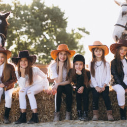 activites pour enfants Lambesc-ferme pedagogique Lambesc-balades a poney Bouches-du-Rhone-jeux exterieurs Lambesc-ecurie de proprietaires Salon-de-Provence-organisation d'anniversaires Mallemort-poney-club Lambesc